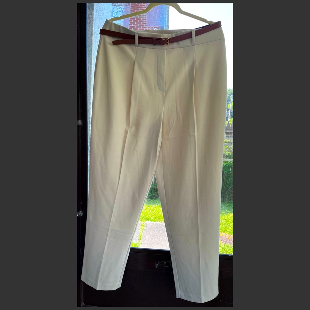 Brand new Carole  Wren short length lady’s pants. Comes with a brown belt.